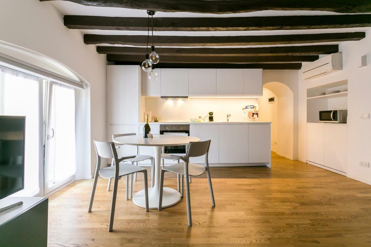 Milano Apartments Mortara Eksteriør billede